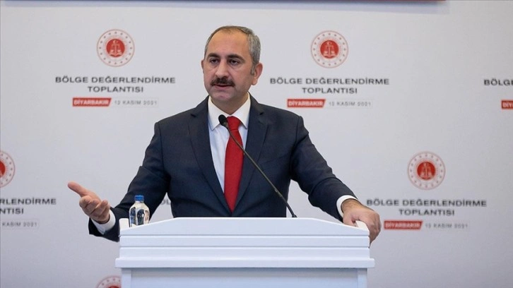 Adalet Bakanı Gül: Bu topraklarda tiksinti tohumlarının ortak elan arazi almamasının teminatı hukuktur