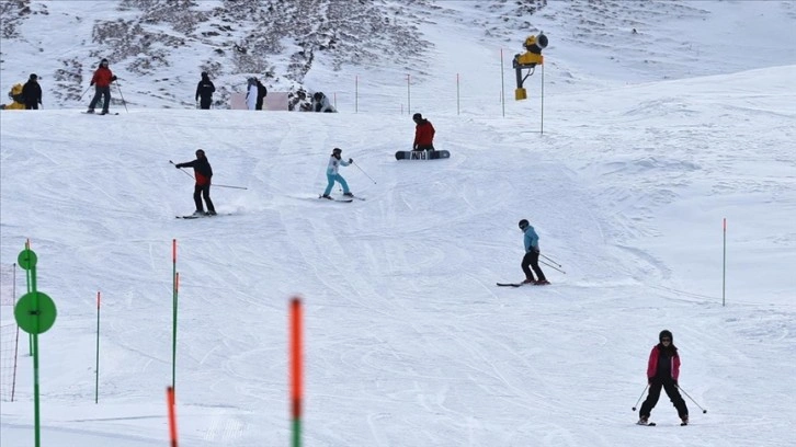 Azerbaycan'ın flaş ski merkezi Şahdağ