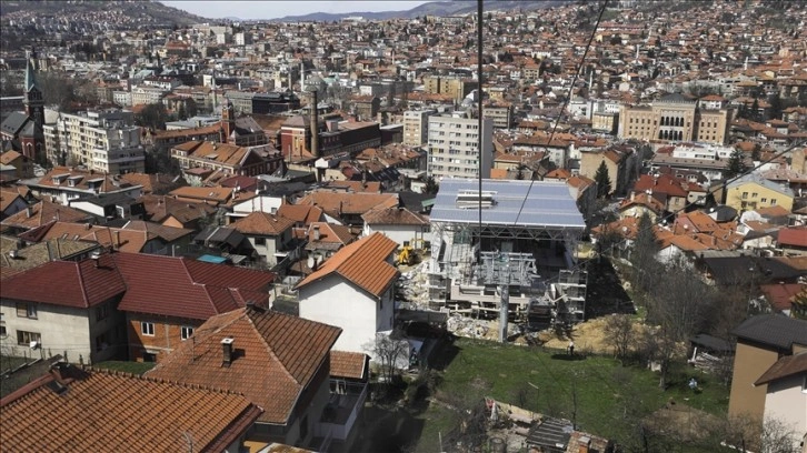 Bosna Hersek'te Sırp Cumhuriyeti entitesinde politik partilerin umumi biçim binaları arandı