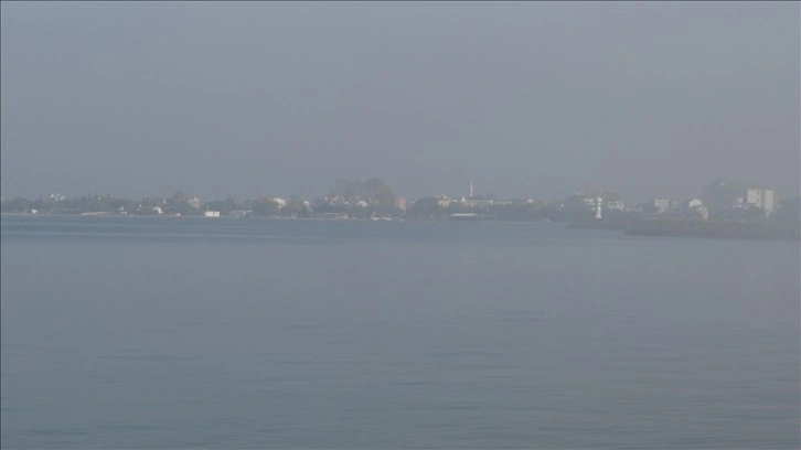 Çanakkale Boğazı sis dolayısıyla transit gemilere kapatıldı