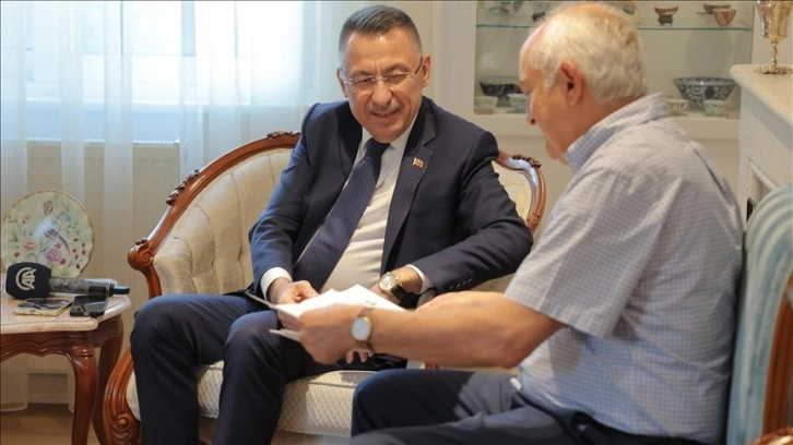 Cumhurbaşkanı Yardımcısı Oktay, Kıbrıs gazisini evinde görüşme etti