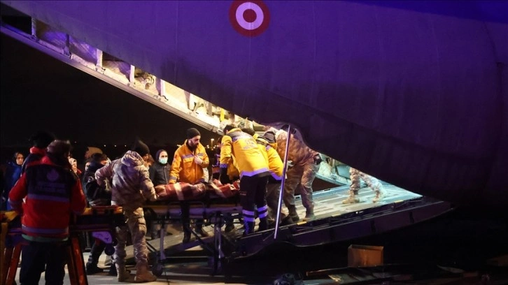 Depremde vurulan 47 isim TSK'nın kargo uçağıyla İstanbul'a getirildi