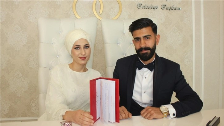 Depremzede çiftin nikahı Amasya'nın Suluova ilçesinde kıyıldı