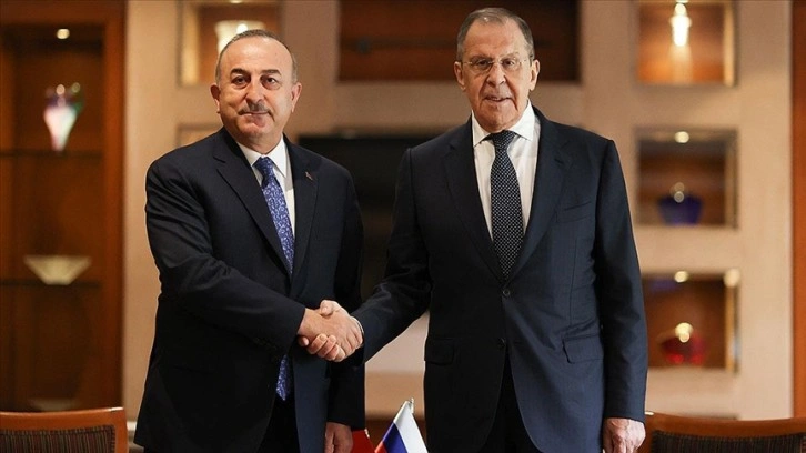 Dışişleri Bakanı Çavuşoğlu, Rus mevkidaşı Lavrov ile müşterek araya geldi