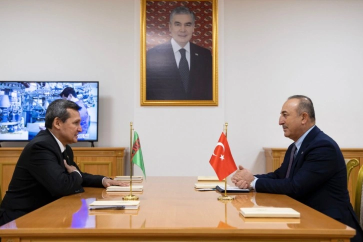 Dışişleri Bakanı Çavuşoğlu, Türkmenistan Dışişleri Bakanı Meredov ile görüştü