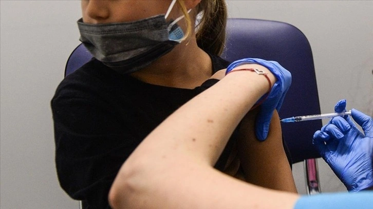 Fransa'da 6 çocuğa hata Kovid-19 aşısı uygulandı