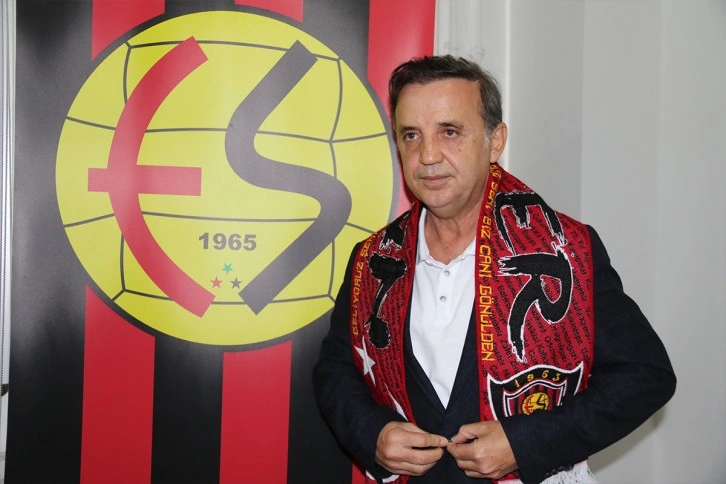 Galatasaray’ın eski futbolcusu Suat Kaya Eskişehirspor’un başına geçti