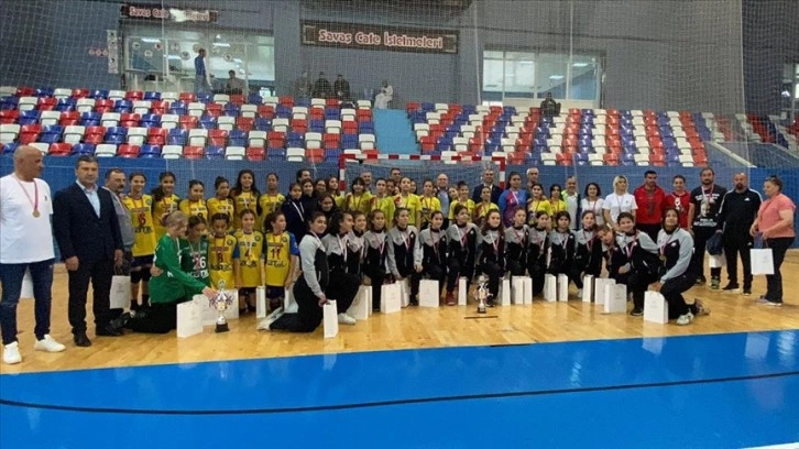 Hentbol Yıldızlar Türkiye Birinciliği Yarışmaları sona erdi