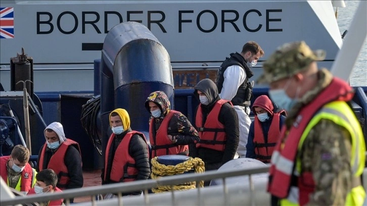 İngiltere kesintili göçmenleri adli tetkik yapılmaksızın uç dışı etmeyi planlanıyor