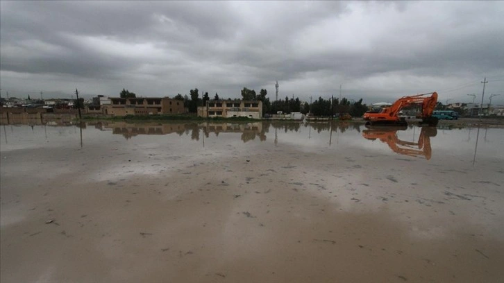 Irak'ta sel 8 ferdin ölümüne kez açtı
