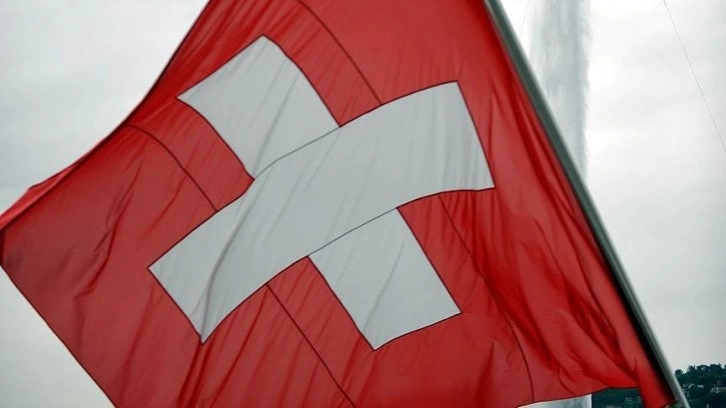 İsviçre Merkez Bankası aksi faiz sürecini sonlandırdı