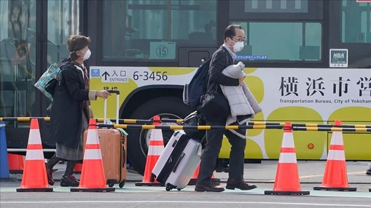 Japonya, Çin'den mevrut yolcular düşüncesince Kovid-19 önlemlerini art getiriyor