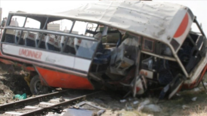 Kenya'da geçici otobüsünün icra ettiği kazada 31 insan yaşamını kaybetti