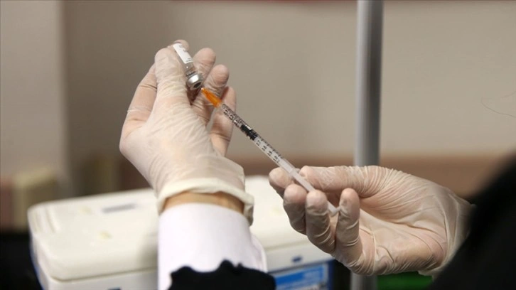 Kovid-19 aşılarında tekrarlayan dozlar siper süresini uzatıyor