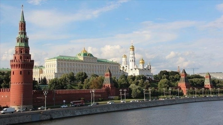 Kremlin: Batılı devletlerin Ukrayna'ya tabanca sevkiyatı çatışmaya direkt karışan olmaktır