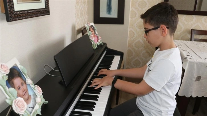 Küçük piyanist Mete'nin acemi maksadı ilmî bölgede bilimsel nitelikli kariyer