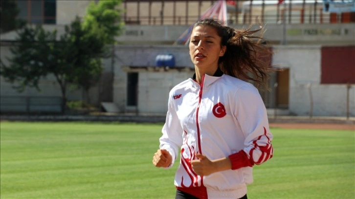 Milli atlet Emine Hatun Tuna Mechaal, İspanya'da azami derecesini elde etti