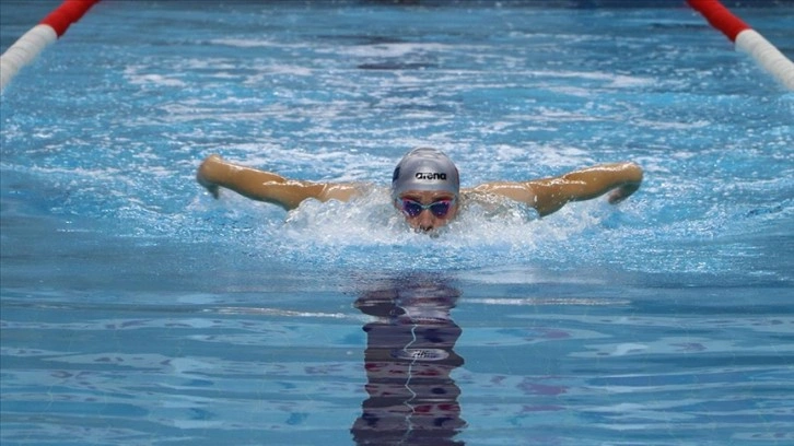 Özgürlüğü havuzda bulan gözsüz ulusal yüzücünün gayesi paralimpik şampiyonluğu