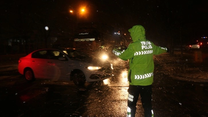 Şanlıurfa-Diyarbakır kara yolu kontrollü namına trafiğe açıldı