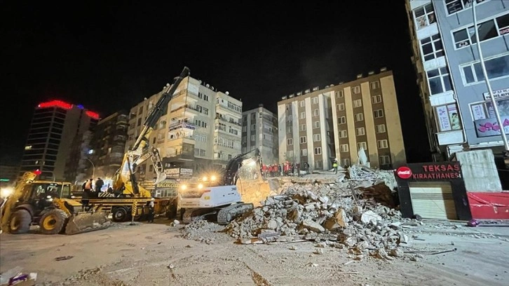 Şanlıurfa'da yıkılan yapının enkazındaki arama kurtarma emekleri tamamlandı