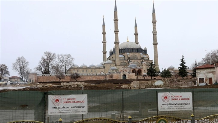 Selimiye'nin restorasyonunda camide ibadet düşüncesince arızi birlikte düzlük oluşturulacak