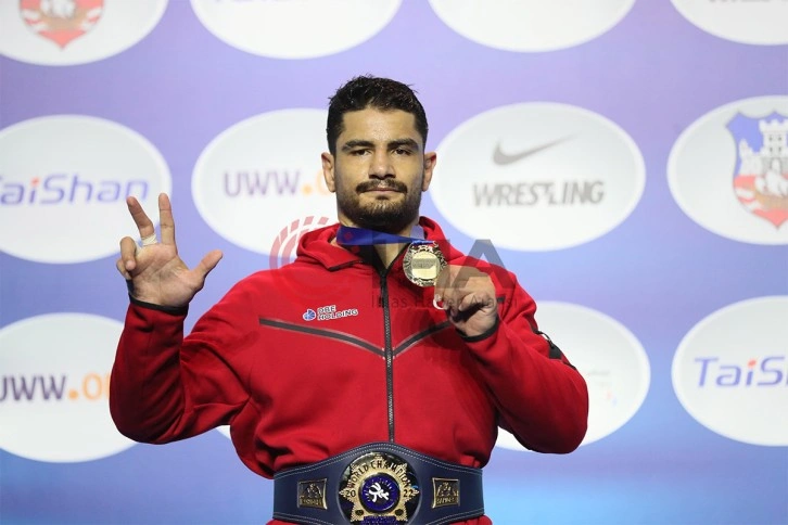 Taha Akgül, 2022 yılının enfazla güreşçisi seçildi