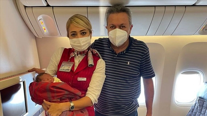 THY uçağında mevlit oluşturan Türk bellek cerrahının değerli müdahalesi Amerika basınında