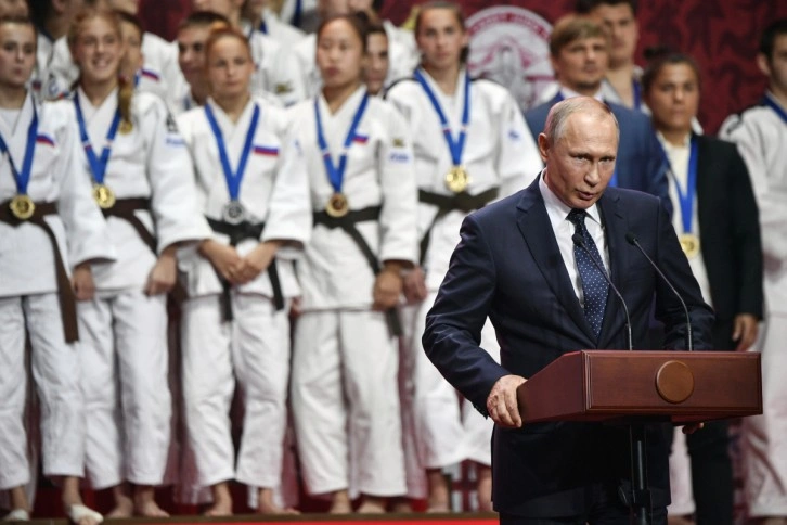 Uluslararası Judo Federasyonu, Vladimir Putin'in fahri başkanlığını askıya aldı