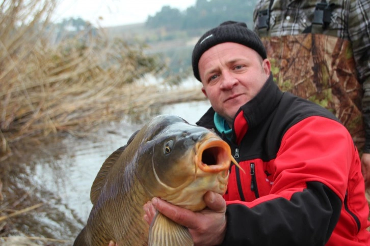 Yakalanan 22 kiloluk dev sazan balığı görenleri hayrete düşürdü