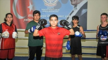 12 yaşındaki Ahmet lösemiyi 2 yılda 'nakavt etti' ve aşırı sevilmiş olduğu ringlere döndü