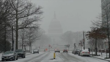 ABD'de kar fırtınası Washington ve etrafında yaşamı aksi etkiledi