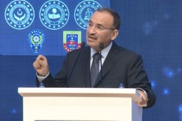 Adalet Bakanı Bozdağ'dan sosyal medya üzerinden Cumhurbaşkanına yönelik mesajlara tepki