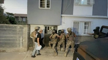 Adana'da DEAŞ'a müteveccih operasyonda 5 zanlı yakalandı