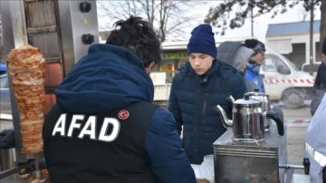 AFAD'ın Romanya-Ukrayna sınırındaki hamam aşındırmak dağıtımı ahit de sürdü