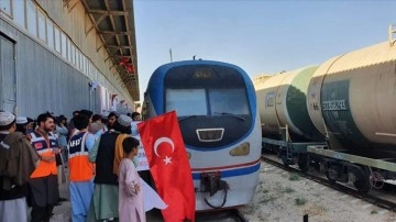 Afganistan'a iane materyali haiz 7'nci "İyilik Treni" Herat'a ulaştı