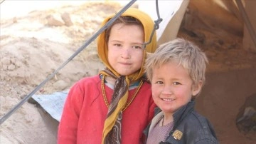 Afganistan’da kampta hayat savaşı sağlayan aileler çocuklarını satıyor