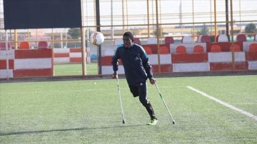 Afrikalı ampute futbolcu, sosyal medya kanalıyla Şanlıurfa'ya nakil oldu