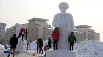 Ağrı'da 'Anadolu Masal Kahramanları'nın kardan heykelleri festivale nitelik katacak
