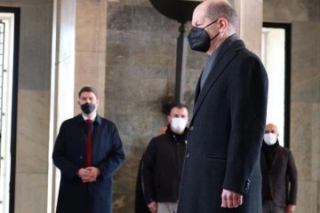 Almanya Başbakanı Scholz, Anıtkabir'i ziyaret etti