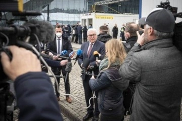 Almanya Cumhurbaşkanı Steinmeir, Ukraynalı sığınmacıları ziyaret etti