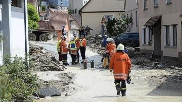 Almanya’da can alıcı bulunan çıpa fırtınada minimum 3 isim öldü