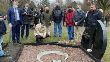 Almanya'da bozma edilen Müslüman mezarlığında yâd programı düzenlendi