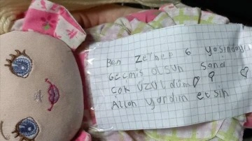 Altı yaşındaki Zeynep oyuncak bebeğinin için not yazarak zelzele alanına gönderdi