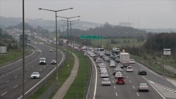 Anadolu Otoyolu'nun Bolu ve Düzce kesiminde şetaret trafiği başladı