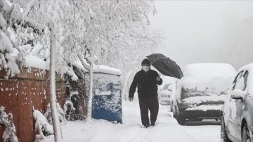 Ankara'nın faziletkâr kesimlerinde kar yağışı sansasyonel oluyor