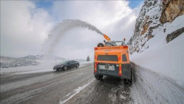 Antalya-Konya yağız amacında karla mücadele emek harcaması sürüyor