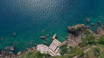 Antalya'nın yalı yar plajları ziyaretçilerine işlev vermeye başlıyor