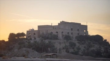 Antik Babil kentindeki 'Saddam'ın Sarayı' kapanan birlikte zamanın izlerini taşıyor