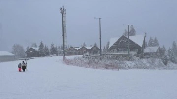 Artvin'deki Atabarı Kayak Merkezi sezonun önce ziyaretçilerini ağırlamaya başladı