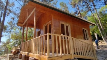 Atatürk Baraj Gölü kıyısına meydana getirilen bungalov evler turizme kazandırılıyor